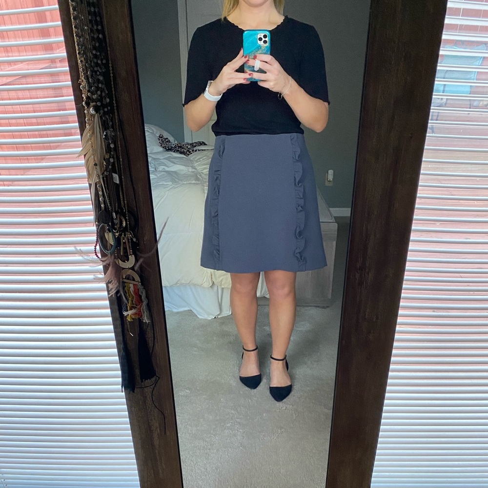Grey ruffle skirt!